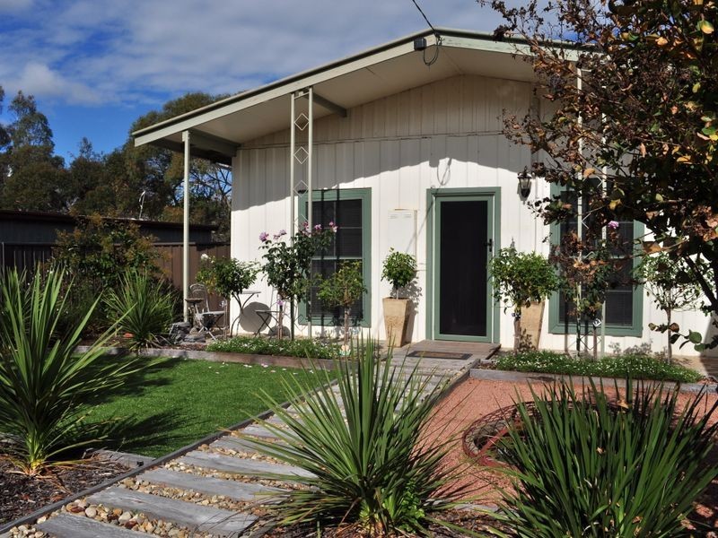 11 Moore Street, Echuca VIC 3564
