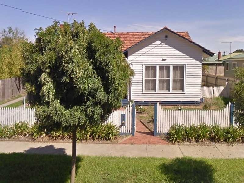 12 Hopetoun Street, Rochester VIC 3561