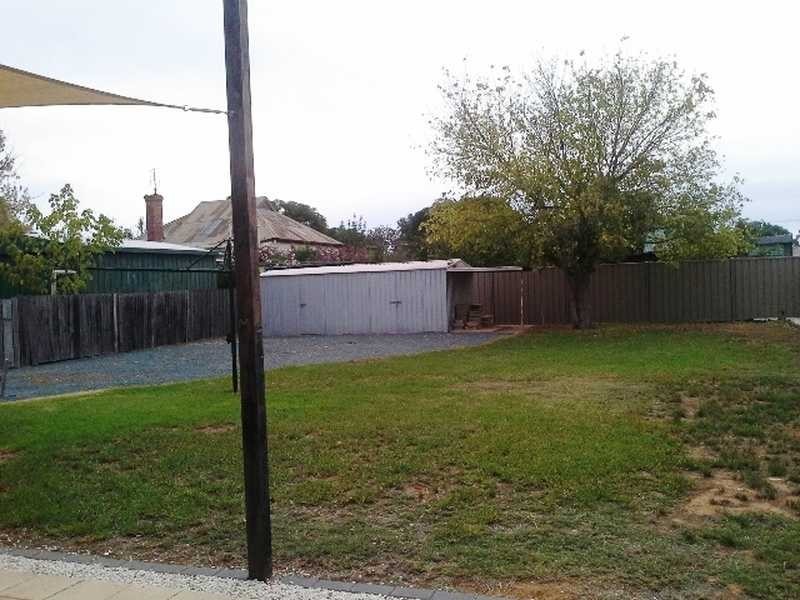 12 Hopetoun Street, Rochester VIC 3561