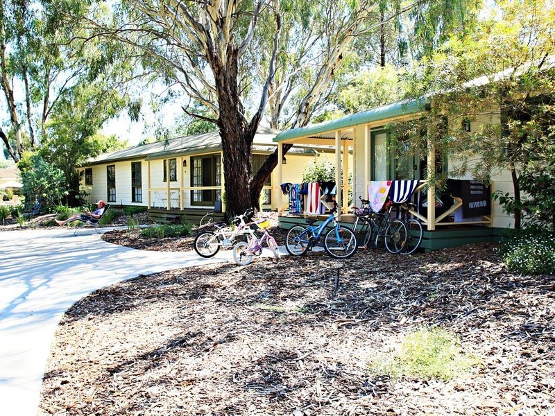 Villa 2 19 Winbi Lane, Moama NSW 2731