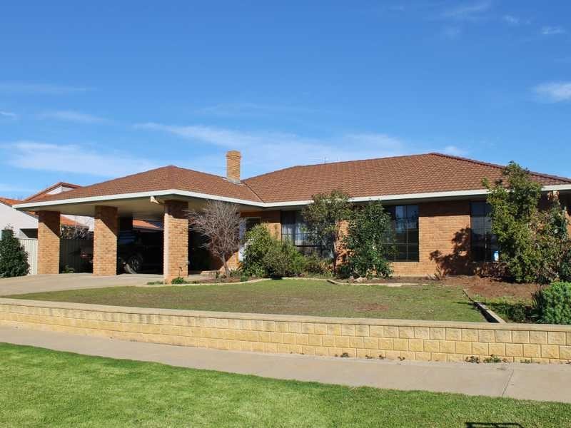 63 Lawson Drive, Moama NSW 2731