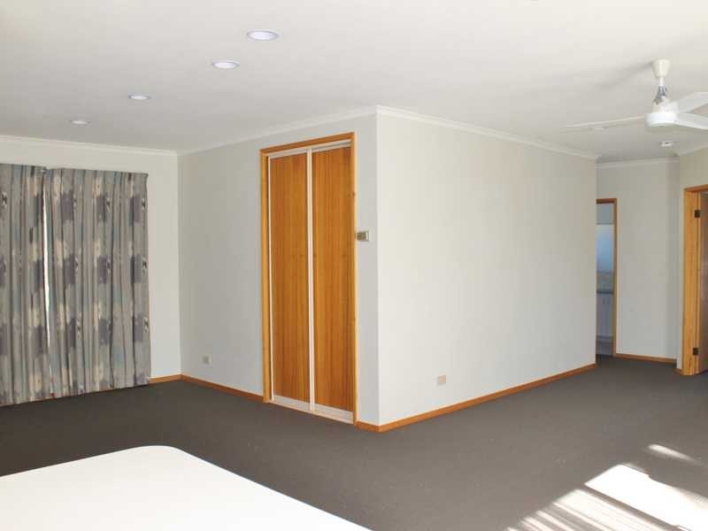 2 Pevensey Place, Echuca VIC 3564