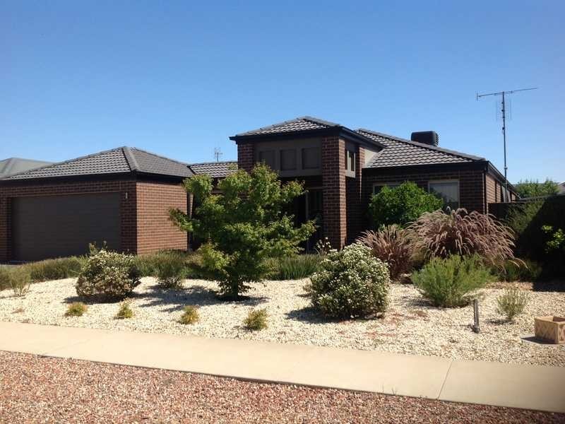 10 Brenton Avenue, Echuca VIC 3564