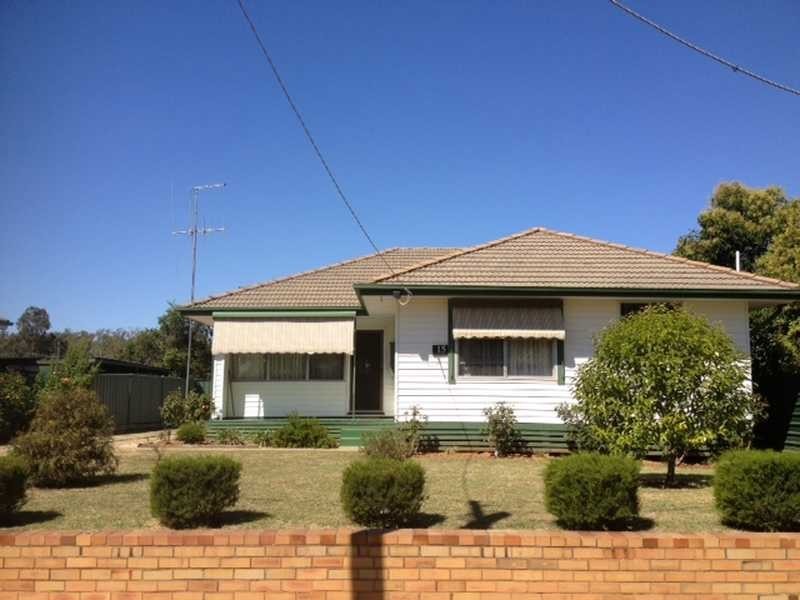15 Hart Street, Rochester VIC 3561
