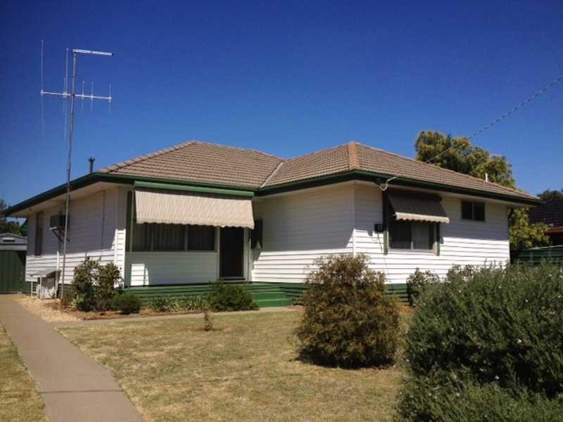 15 Hart Street, Rochester VIC 3561