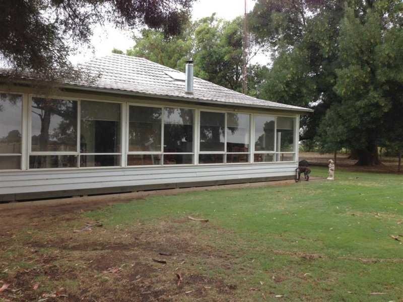307 Kervins Rd, Cohuna VIC 3568