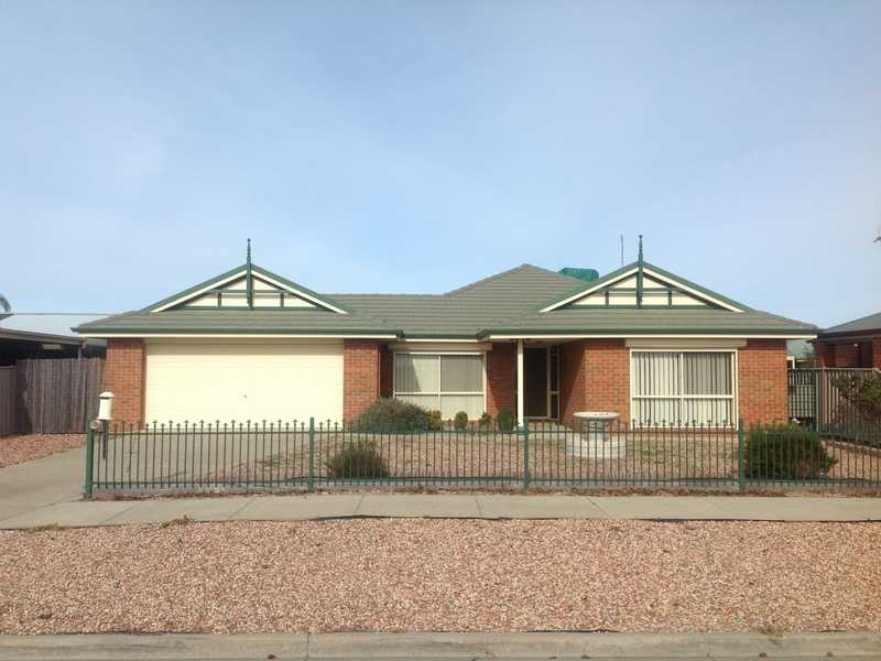 39 McSwains Rd, Echuca VIC 3564