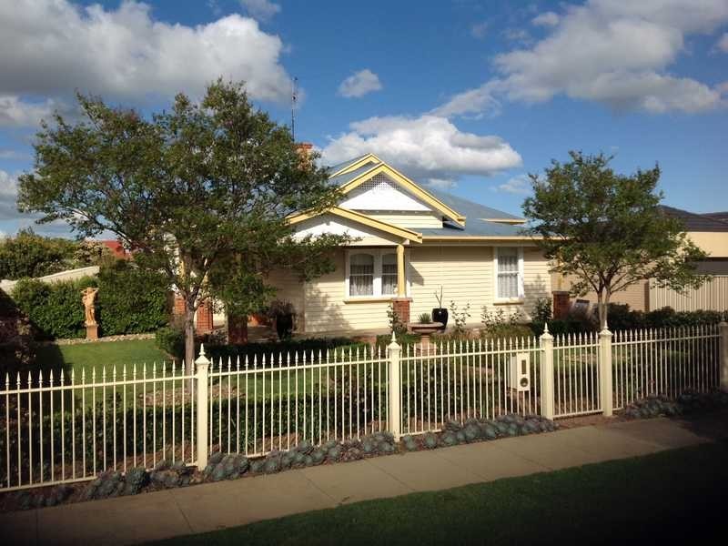 54 Hare Street, Echuca VIC 3564