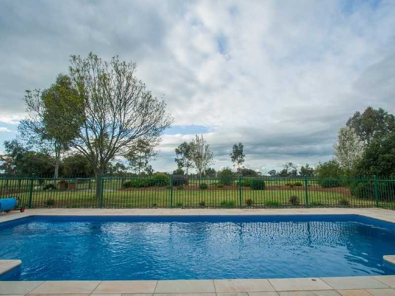 9 Casey Rd, Echuca VIC 3564