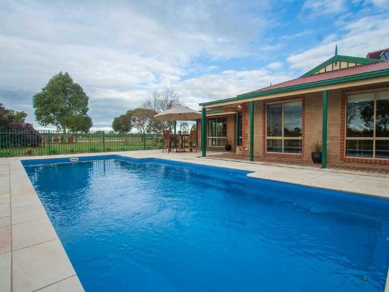 9 Casey Rd, Echuca VIC 3564