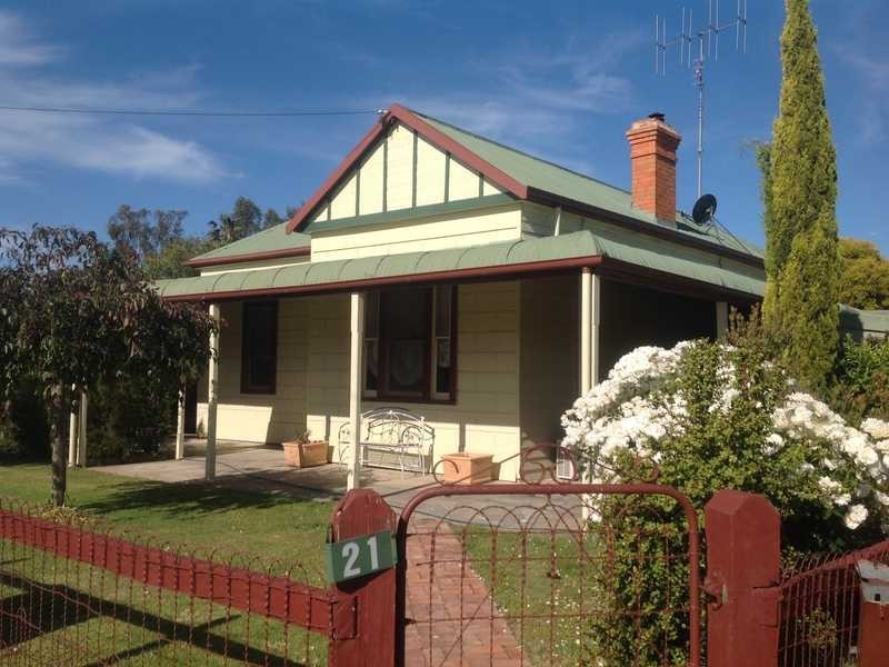 21 Yarrein Street, Barham NSW 2732