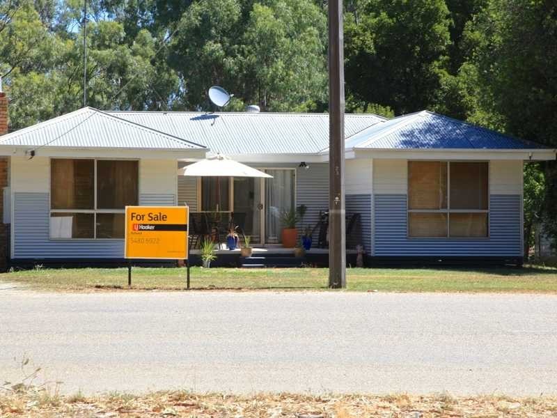 88 Murray Parade, Koondrook VIC 3580