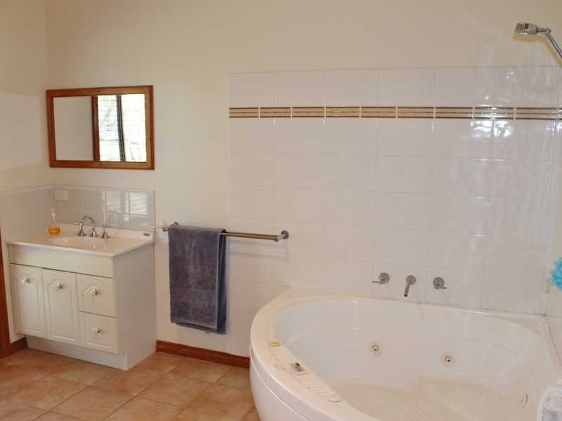 42 Glyn Road, Echuca VIC 3564