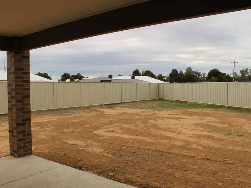 11 Healey Ct, Moama NSW 2731