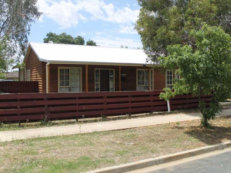 32 Kinsey St, Moama NSW 2731