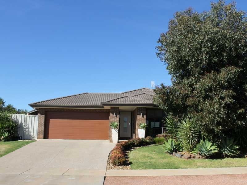 10 Forfar Drive, Moama NSW 2731