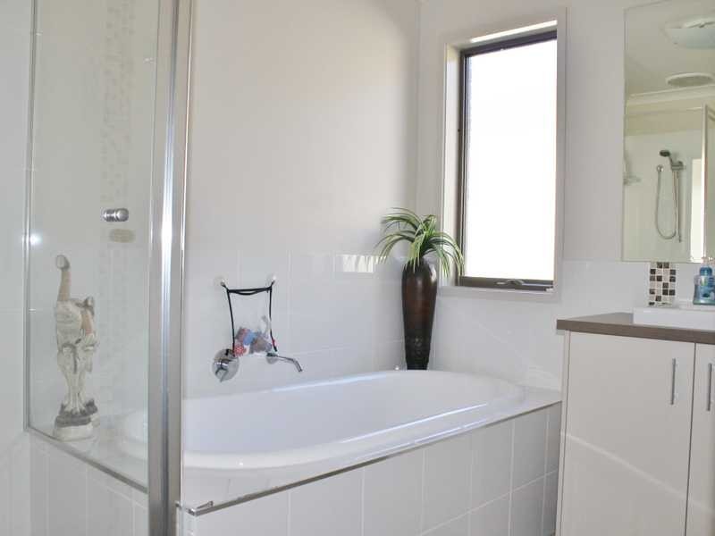 10 Forfar Drive, Moama NSW 2731