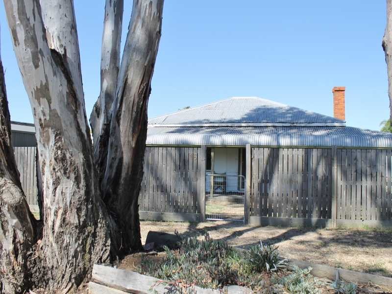 16 Barry Street, Echuca VIC 3564