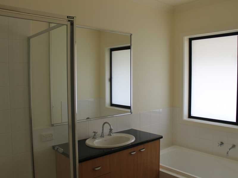 4 Kingfisher Drive West, Moama NSW 2731