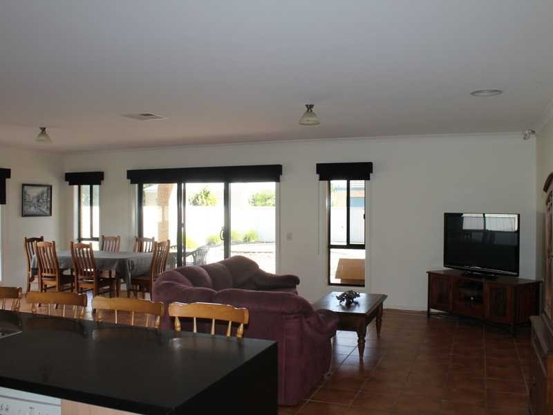 4 Kingfisher Drive West, Moama NSW 2731