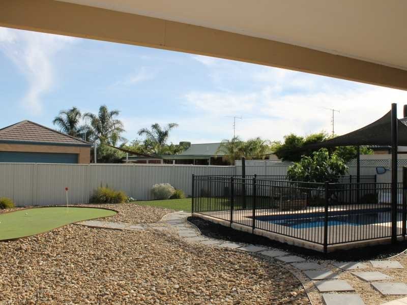 4 Kingfisher Drive West, Moama NSW 2731