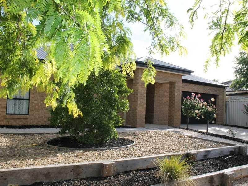 4 Kingfisher Drive West, Moama NSW 2731