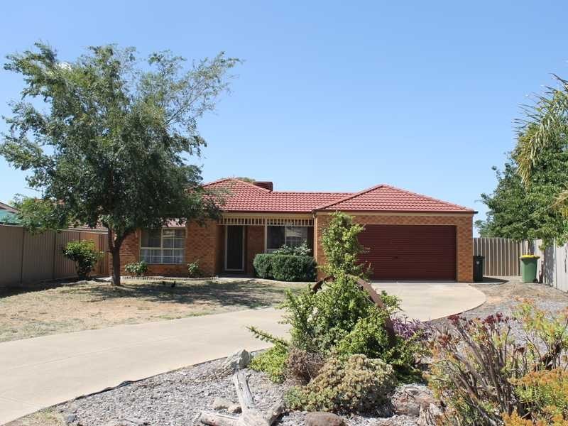 15 Genevieve Avenue, Echuca VIC 3564