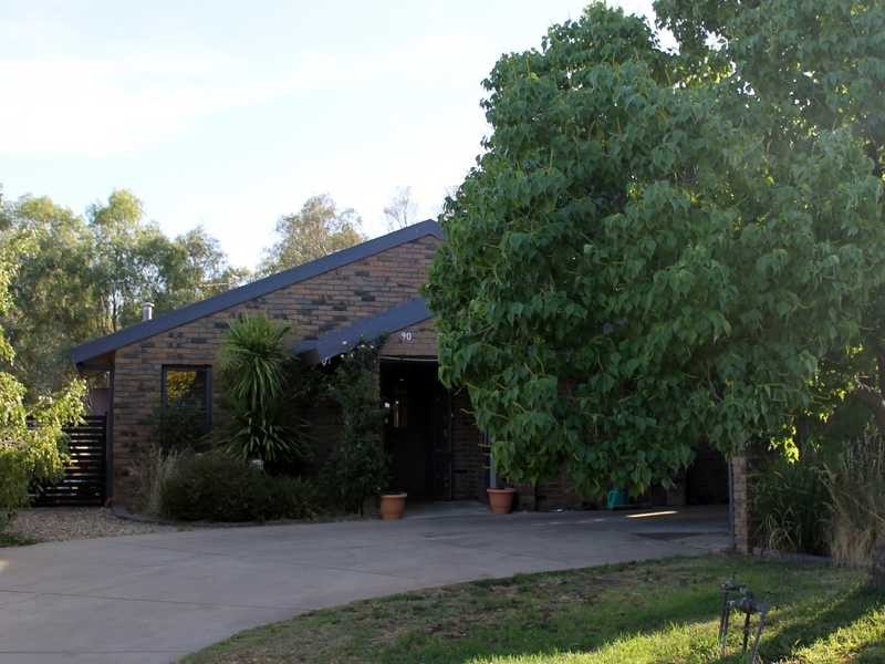 90 Rutley Crescent, Echuca VIC 3564