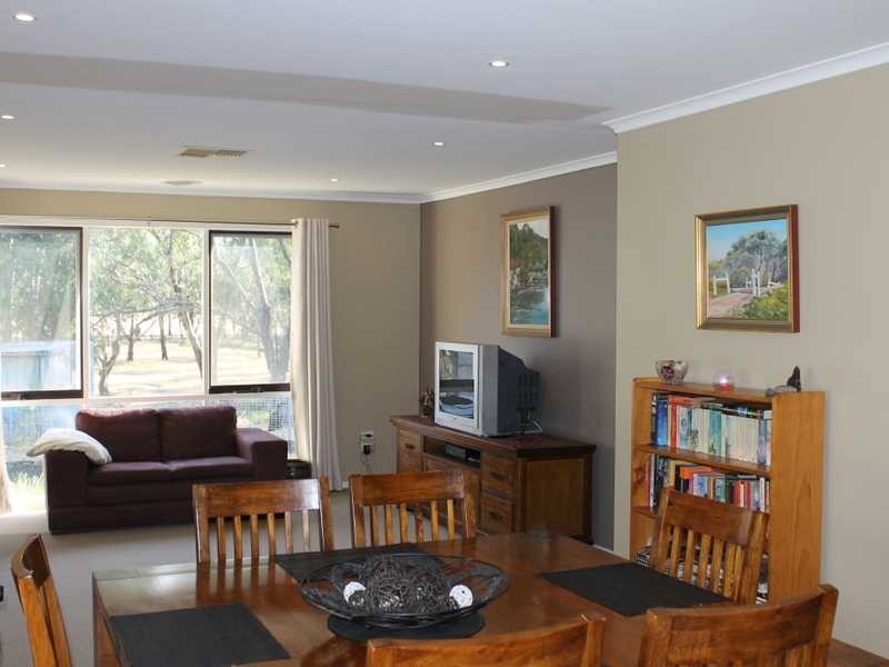 90 Rutley Crescent, Echuca VIC 3564