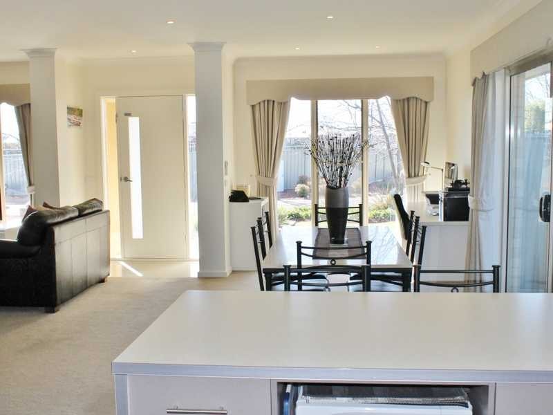 1/23 Sunset Avenue, Echuca VIC 3564