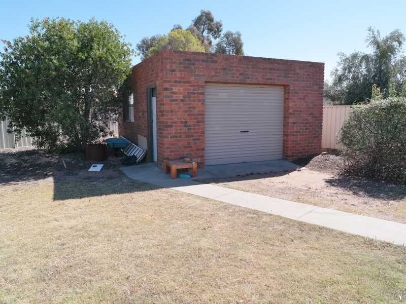 32 Pevensey Place, Echuca VIC 3564