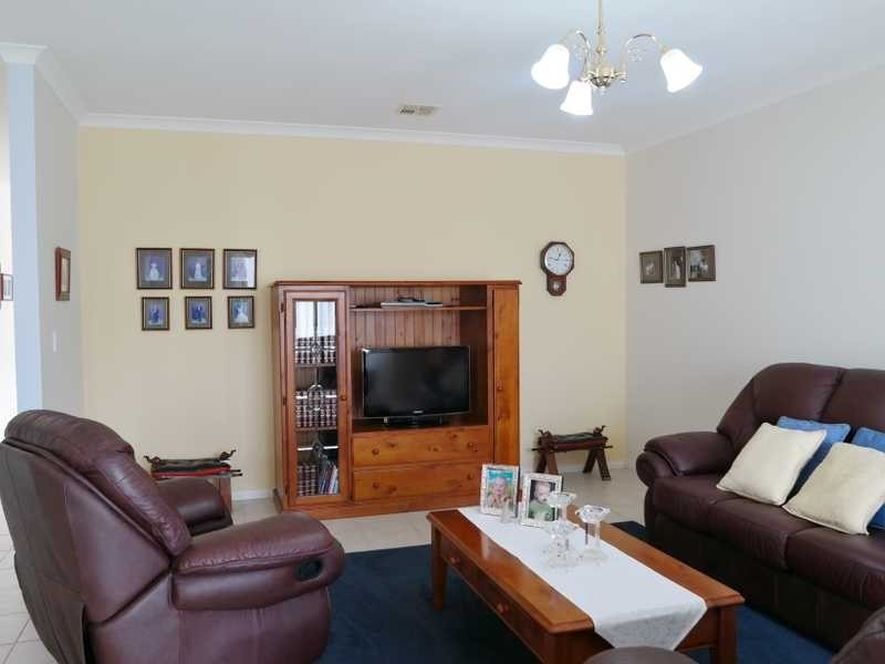10 Deakin Grove, Tongala VIC 3621