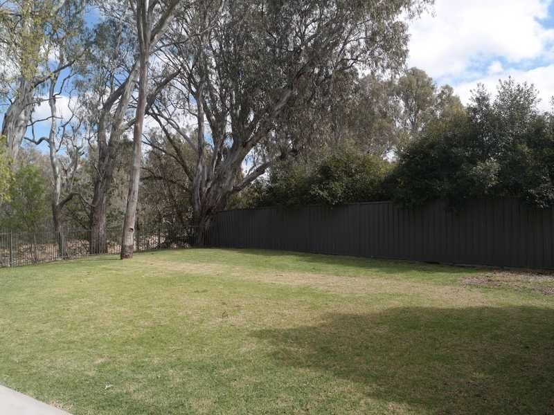 2/14 Warren Street, Echuca VIC 3564