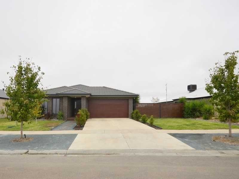 24 Brenton Avenue, Echuca VIC 3564