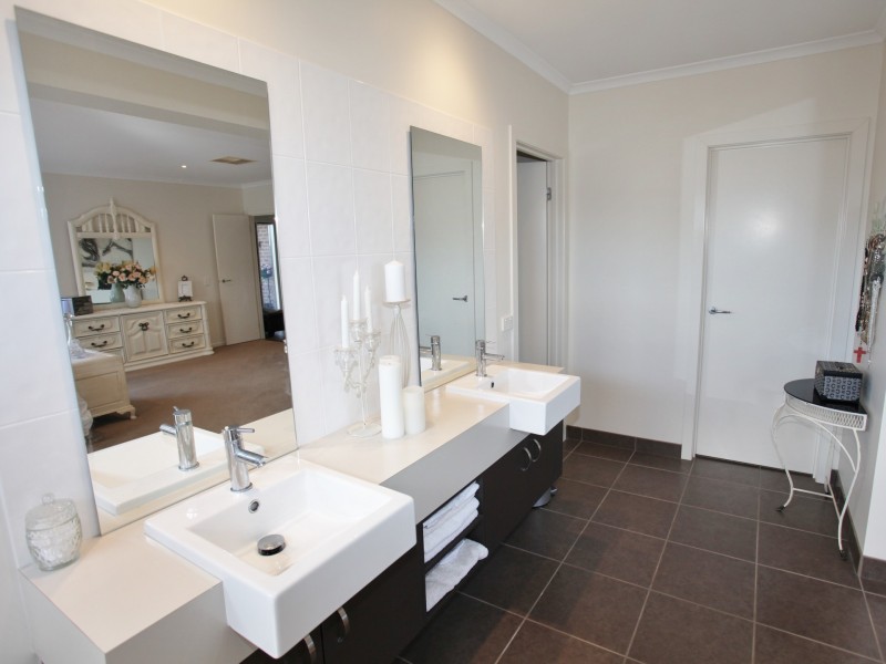 30 Declan Way, Echuca VIC 3564