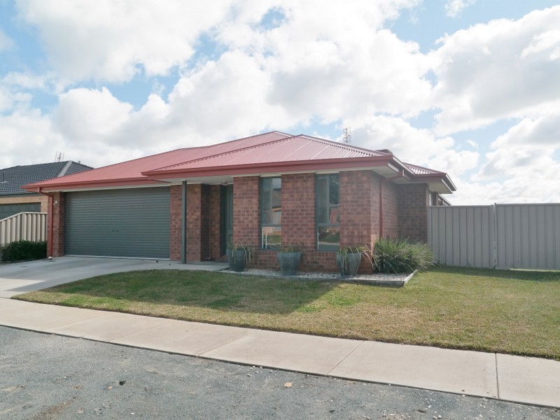 18 Struve Ct, Echuca VIC 3564