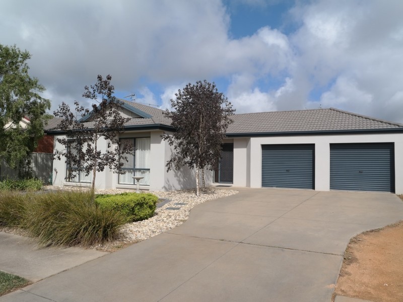 12 Glencoe Blvd, Moama NSW 2731