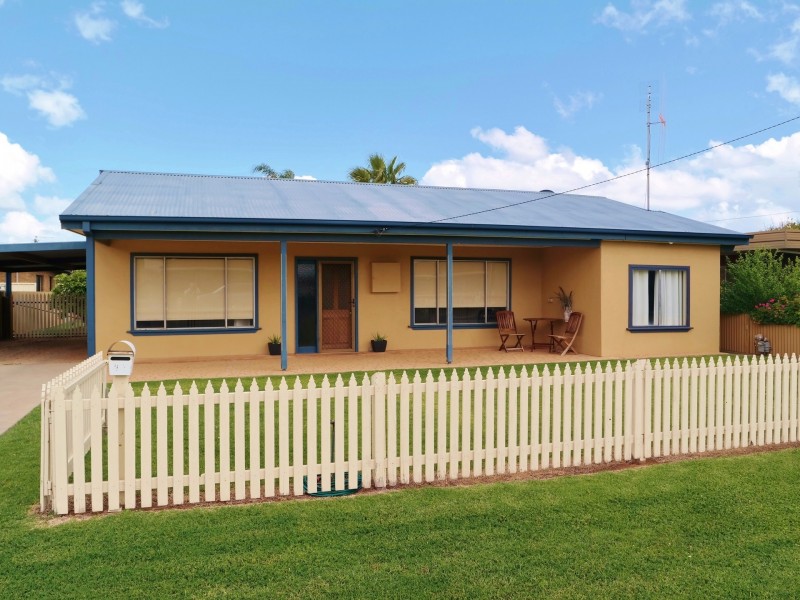 33 Regent Street, Moama NSW 2731