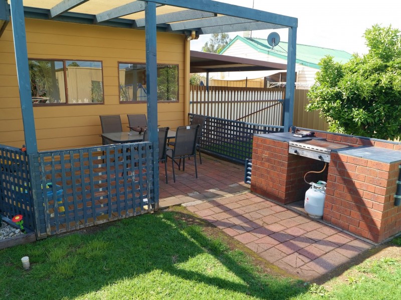 33 Regent Street, Moama NSW 2731