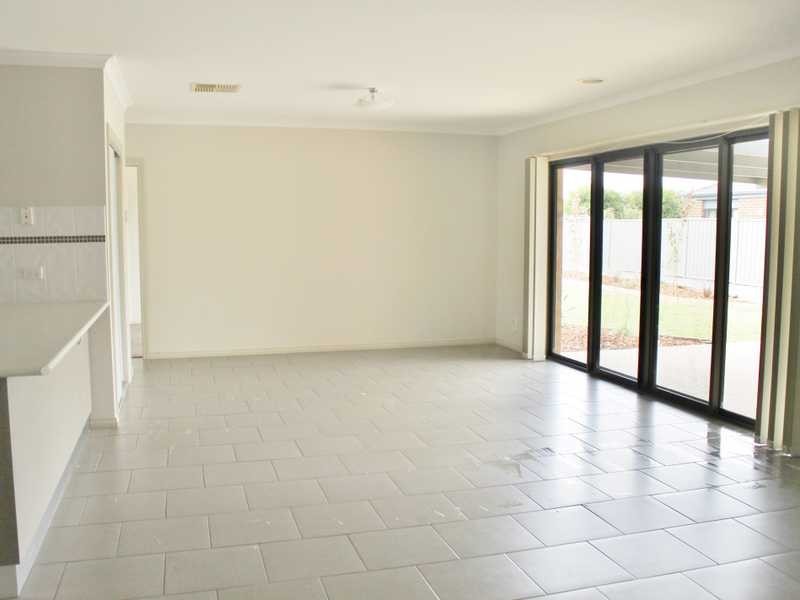 14 Sunset Avenue, Echuca VIC 3564