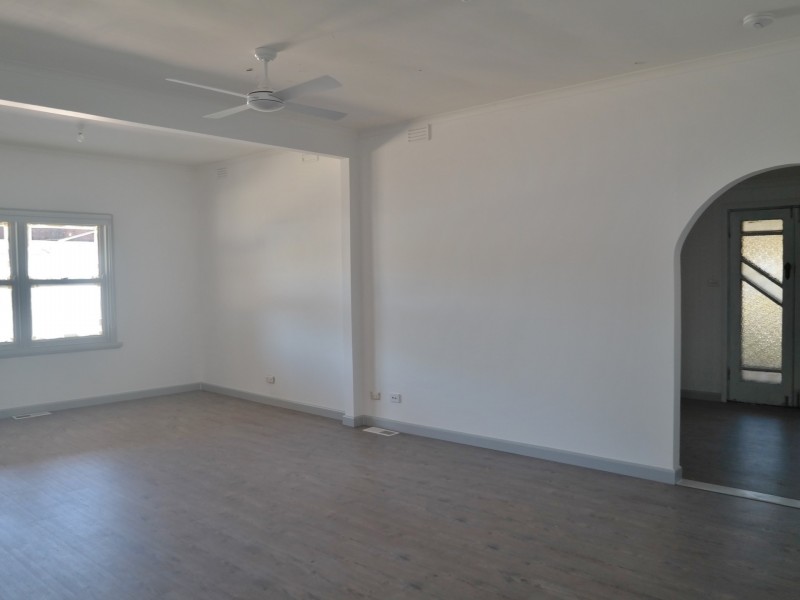 17 Regent Street, Moama NSW 2731