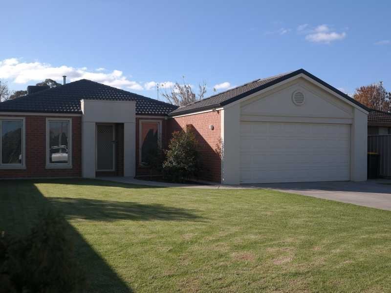 10 Regent Street, Moama NSW 2731