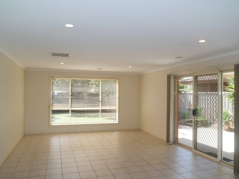 10 Regent Street, Moama NSW 2731