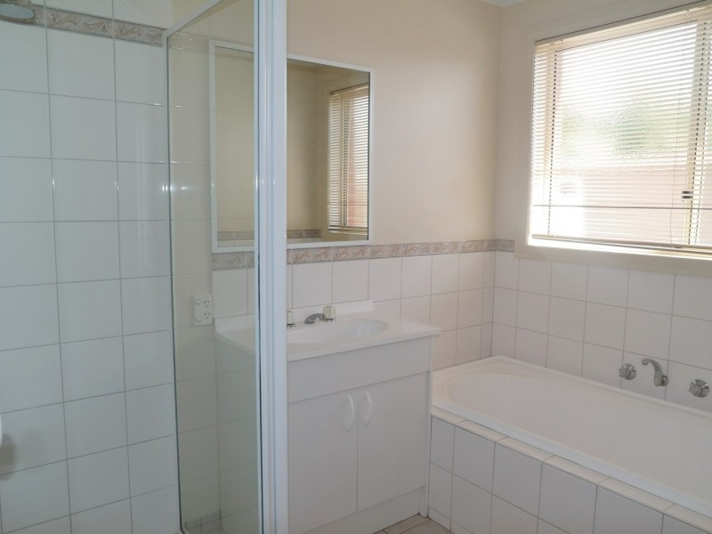 10 Regent Street, Moama NSW 2731