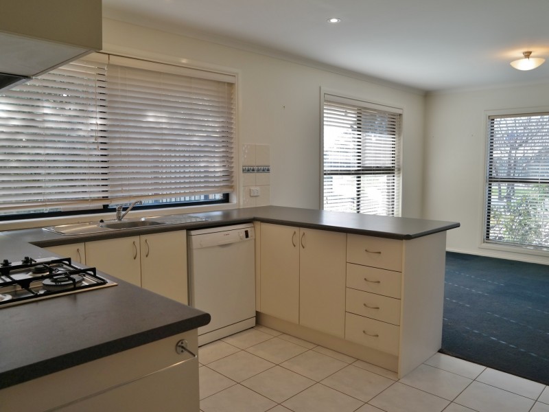 27 Woodlands Circut, Echuca VIC 3564