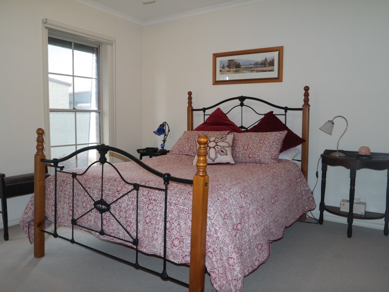 2/2 Riverina Parade, Echuca VIC 3564