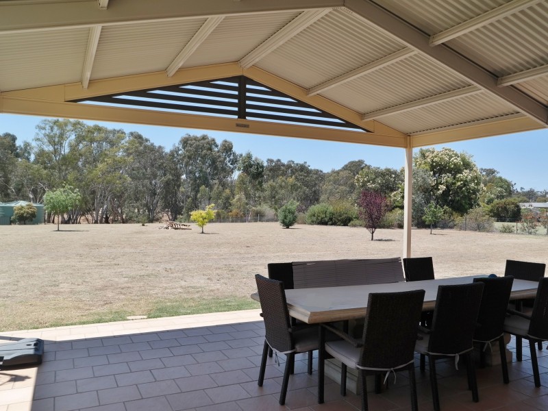 23 Chelsworth Drive, Echuca VIC 3564
