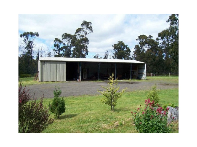 140 Paradise Valley Road, Spring Hill VIC 3444
