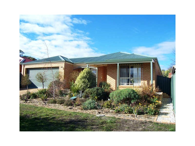 24 Warren Street, Kyneton VIC 3444