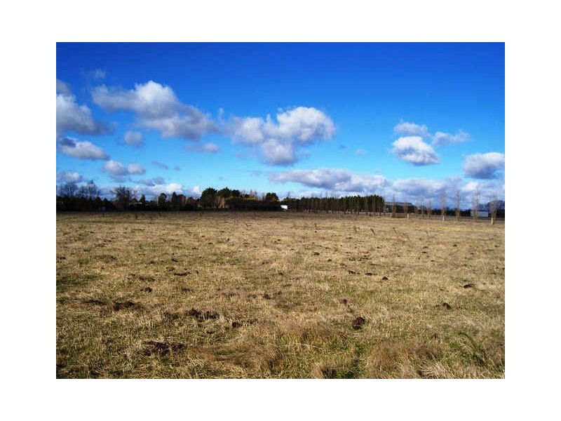 Cnr Fiddlers Green & Kyneton-Metcalfe Rd, Kyneton VIC 3444